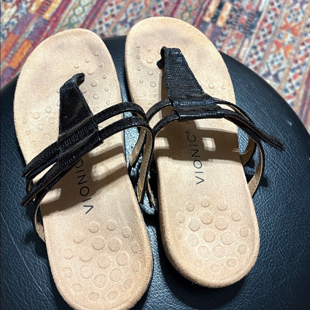Vionic Black Textured Sandals - Picture 4 of 6